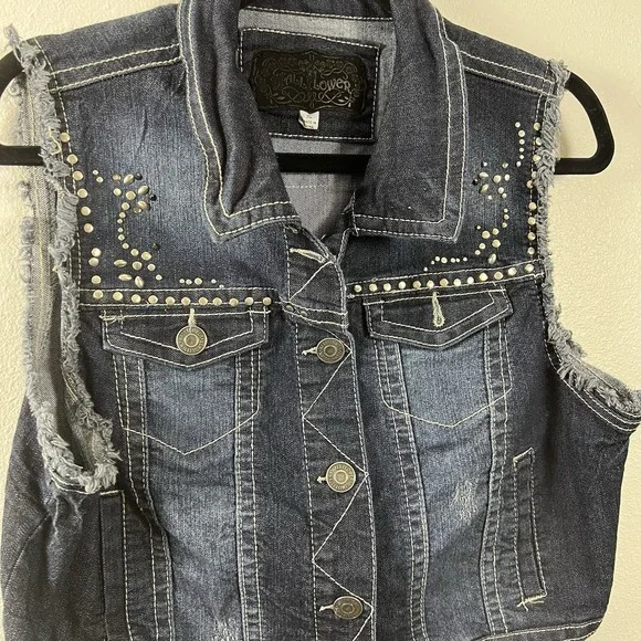 Wallflower Women's XL Dark Wash Studded Denim Vest Frayed Cropped Blue Jacket XL - Picture 2 of 11